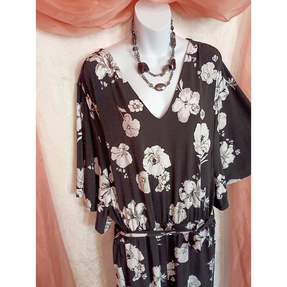 Lane Bryant Black and White Floral V-Neck Wide-Leg Jumpsuit Sz 30/32 - Picture 5 of 9